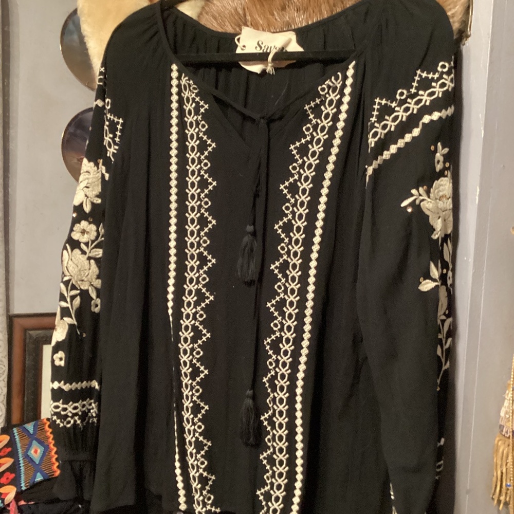 Savanna Jane black and neutral 1X embroidered blouse